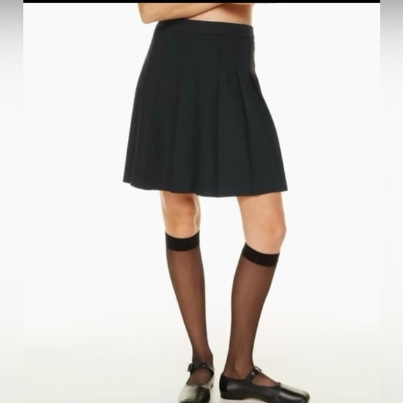 Theory wool beige pleated skirt size 12 career Preppy minimalist classic - Picture 1 of 5